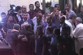 وفد حركة حماس من الخارج يغادر غزة الان متوجها الى مصر