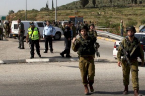 الاحتلال يحتجز طاقم تلفزيون فلسطين عند حاجز تياسير شرق طوباس