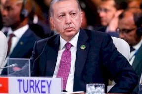 أردوغان يهدد التجار الأتراك إذا استمروا في شراء الدولار