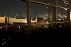 مطار رونالد ريغان يغرق في الظلام.. والسلطات الأميركية تحقق