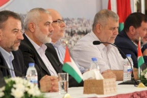 حماس تبحث التهدئة والمصالحة مع فصائل فلسطينية