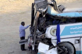 قتلى وجرحى في تصادم حافلتين بمصر