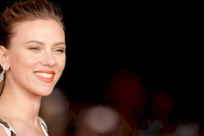 "الأرملة السوداء" تتصدر قائمة أعلى الممثلات أجرا