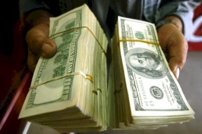 شاب يكسب أموالًا طائلة بطريقةٍ لا تُصدّق!