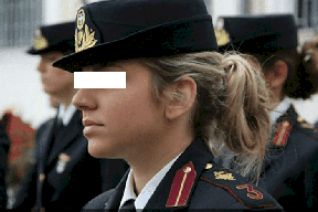 الشرطية المرضعة تثير ضجة.. هذه قصتها 