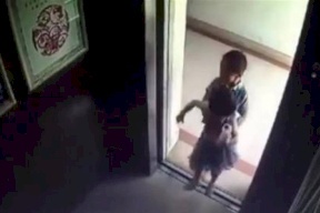 جريمة مروعة في مصر - شاب يذبح طفلة ليحصل على قرطها الذهبي