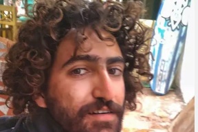 مدرب مصري يتحرش بسائحة في البحر.. وصور غطاس تفضحه