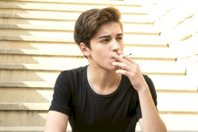 كيف تتعامل مع المراهق المدخن؟