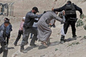 تواصل الاعتصام في "الخان الأحمر"