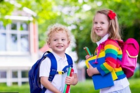 أضرار لحقيبة الظهر الثقيلة على طفلك
