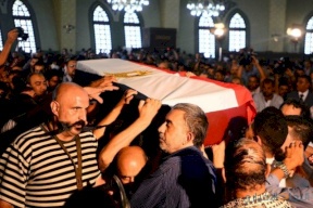 حزن اليم يخيم على نجوم الفن .. الموت يفجع الوسط الفني المصري والعربي بأبرز رموزه