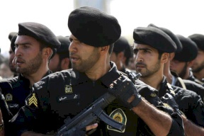 قتلى وجرحى في هجوم مسلح استهدف عرضا عسكريا في جنوب إيران