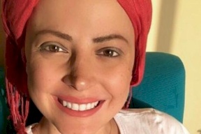 إليسا تغرد عن مريضة سرطان.."أتذكرها من ملكة جمال لبنان"