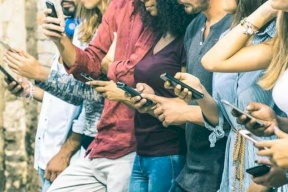 8 نصائح للوقاية من إشعاعات الهواتف المحمولة