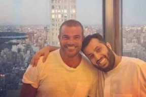 غضب على مواقع التواصل الإجتماعي بسبب صورة عمرو دياب وآل الشيخ