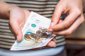 بكتيريا قاتلة ترعب البريطانيين.. وتنتشر بواسطة النقود!