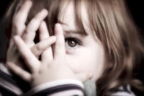 حلول لمشكلة الخجل عند الأطفال