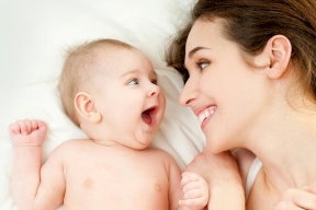 هل تعرفين متى يراكِ طفلك للمرة الأولى؟