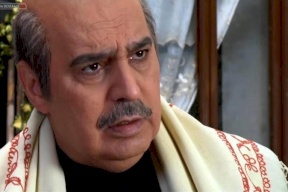 هل سيشارك "أبو عصام" في العاشر من "باب الحارة"