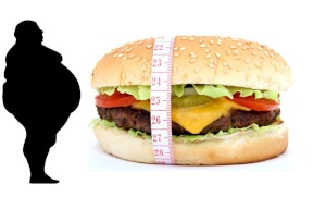 هل يجعلك تناول الطعام في المساء بدينا؟