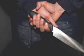 جريمة مروعة..شاب عربي يقتل شقيقته بـ80 طعنة