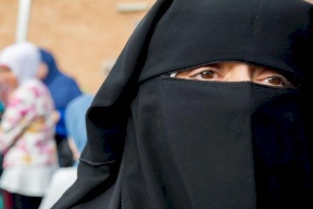 جدل في دولة عربية حول حظر النقاب !