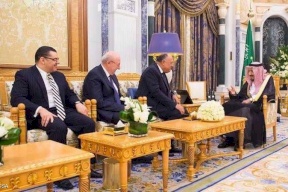 الملك سلمان يتلقى رسالة من السيسي