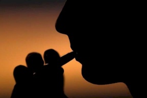 دراسة تكشف عن أخطار قاتلة في السجائر الإلكترونية