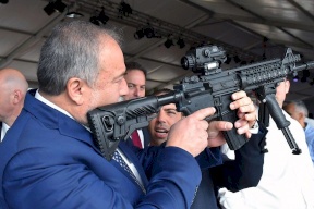 ليبرمان يتوعد غزة