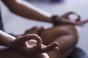 التأمل والتنفس.. علاج بديل للآلام المزمنة