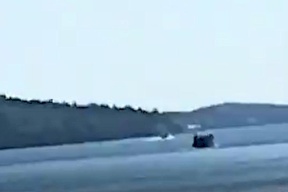غواصة مجهولة تظهر قرب ستوكهولم.. وترجيحات بأنها روسية