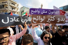 اتحاد الغرف التجارية يطالب بتأجيل العمل بقانون الضمان