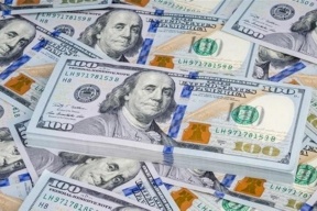 طالبة تكسب 77 ألف دولار سنوياً "بالهمس"