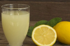 فوائد هامة لشرب الماء والليمون والمعدة فارغة