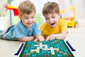 ألعاب تعليمية تُنَاسِبُ الطفل في سن 4 أعوام