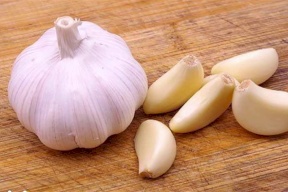 ما الضرر الذي يسببه الثوم للجسم؟