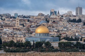 الأمطار الغزيرة تكشف عن نفق جديد في القدس