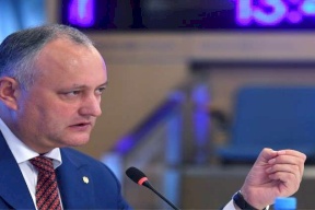 برلمان مولدوفا يوقف الرئيس مؤقتا عن أداء مهامه