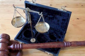 قوانين غريبة تتبناها بعض الدول.. تعرف عليها