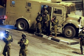 اعتقالات واسعة في الضفة طالت 35 مواطناً بينهم نائبان من حماس
