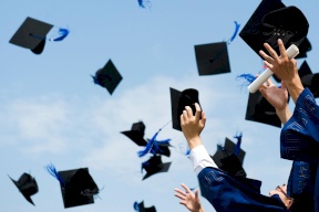 لماذا نشعر بالحزن عقب التخرج؟