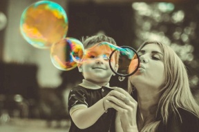 تنفّس الأمهات للهواء الملوث يعرض أبناءهن للإصابة بالتوحّد