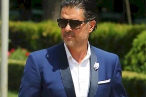 إبنا راغب علامة أصبحا شابين وسيمين.. شاهدهما
