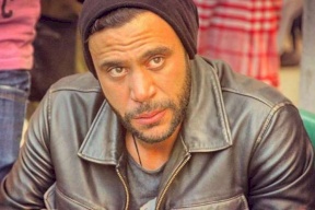 لأول مرة.. محمد عادل إمام ينشر صورة تجمعه بزوجته ويتغزل بها ..ما رايكم بجمالها؟