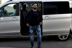 شاهد: محمد صلاح يقتني سيارة جديدة وهذا سعرها