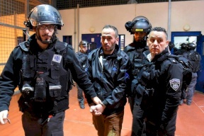 140 اصابة بين صفوف اسرى سجن عوفر