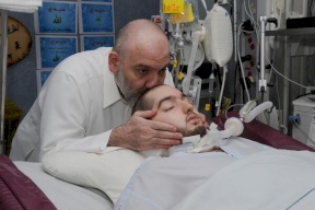 هكذا ظهر الأمير خالد بن طلال مع والدته التي أقعدها المرض .. وصورة جديدة لنجله “الأمير النائم”