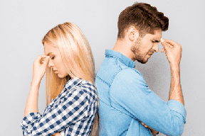 استعدّي للانفصال إذا كانت هذه الصّفات تسيطرُ على جدالكِ مع شريكك!