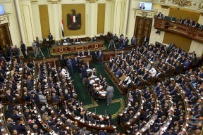 البرلمان المصري يتلقى اقتراحات بتعديل الدستور