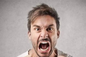 ما هي العوامل التي تقف وراء العصبية الزائدة؟